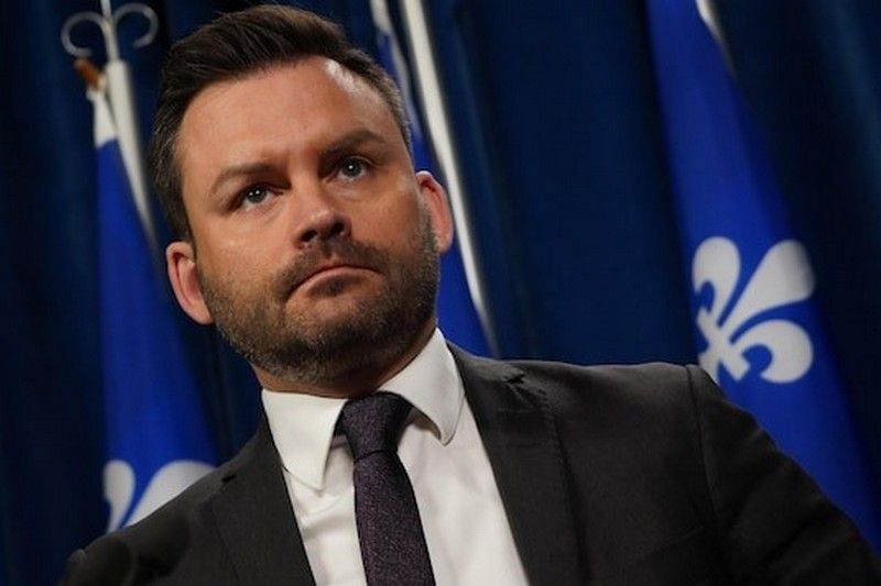 Mon pays, le Canada, ma patrie, le Québec...
